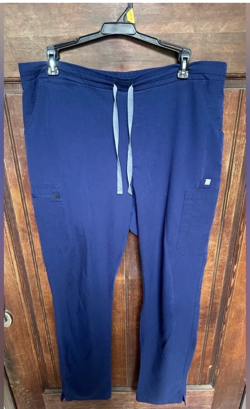 FIGS Technical Collection Yola Scrub Bottoms, size L