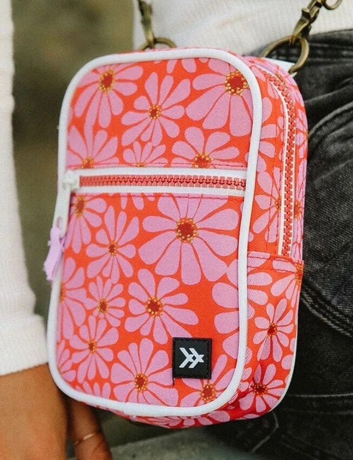Thread wallet bag