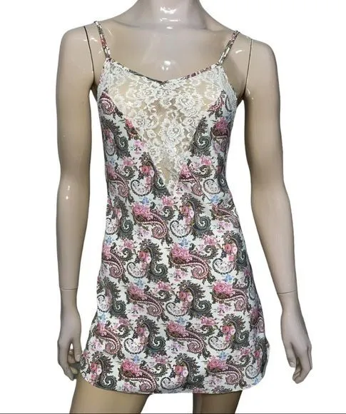 Victoria’s Secret Women’s Size P XS Vintage Paisley Printed Chemise w Cream Lace