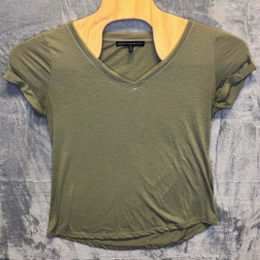 2186 | White House Black Market Slub Knit V-Neck Tee Olive Green Women M