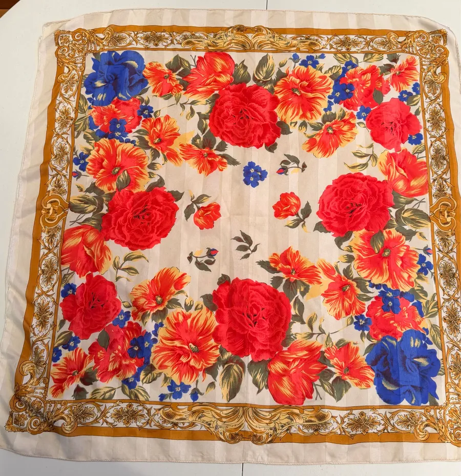 VINTAGE | Classic, square floral silk scarf Multiple