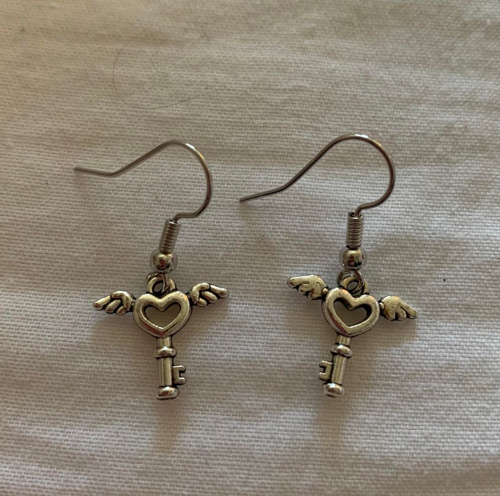 Silver Key Earrings Brandy Melville 2024 www.alhudapk