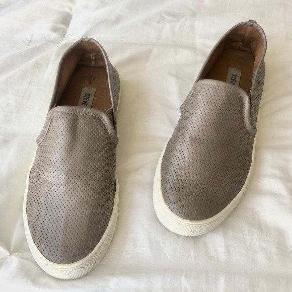 steve madden taupe slip ons