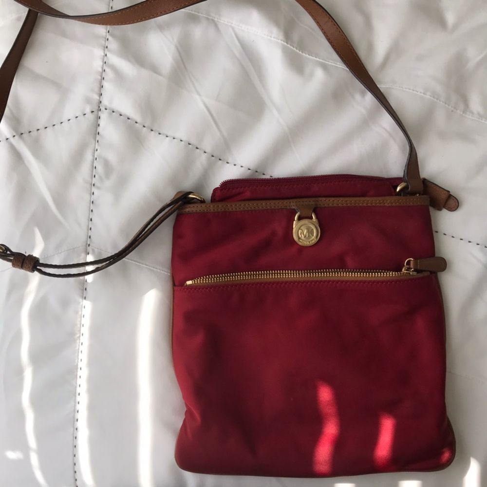 michael kors vinyl crossbody