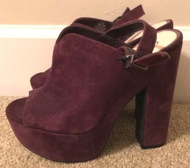 Jessica Simpson Purple Velvet Heels Curtsy