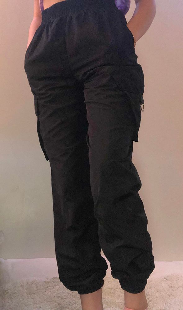 black cargo pants forever 21