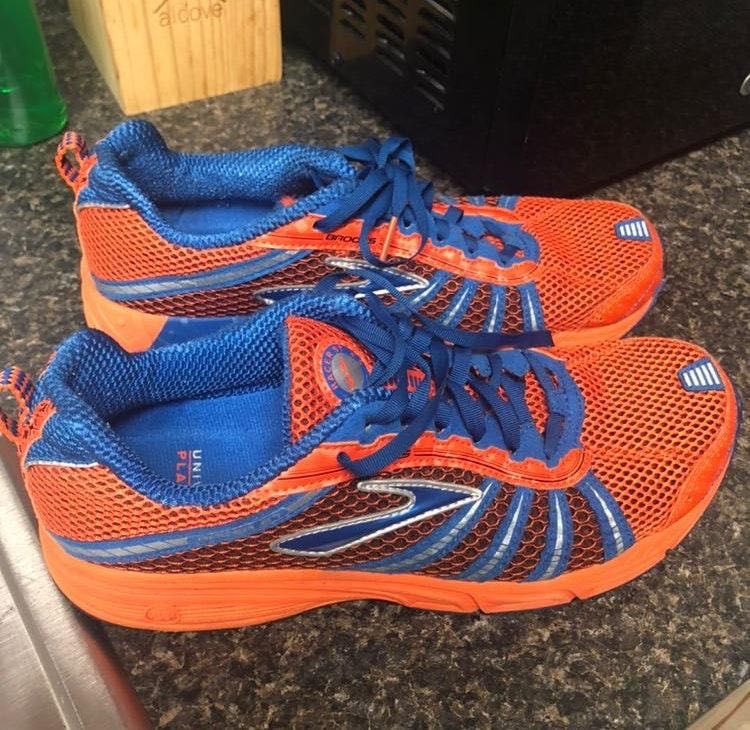 size 8 brooks women's running shoes