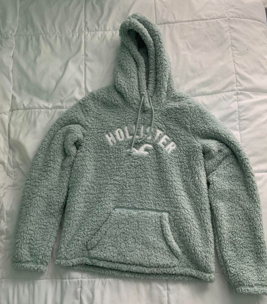 hollister sherpa sweater