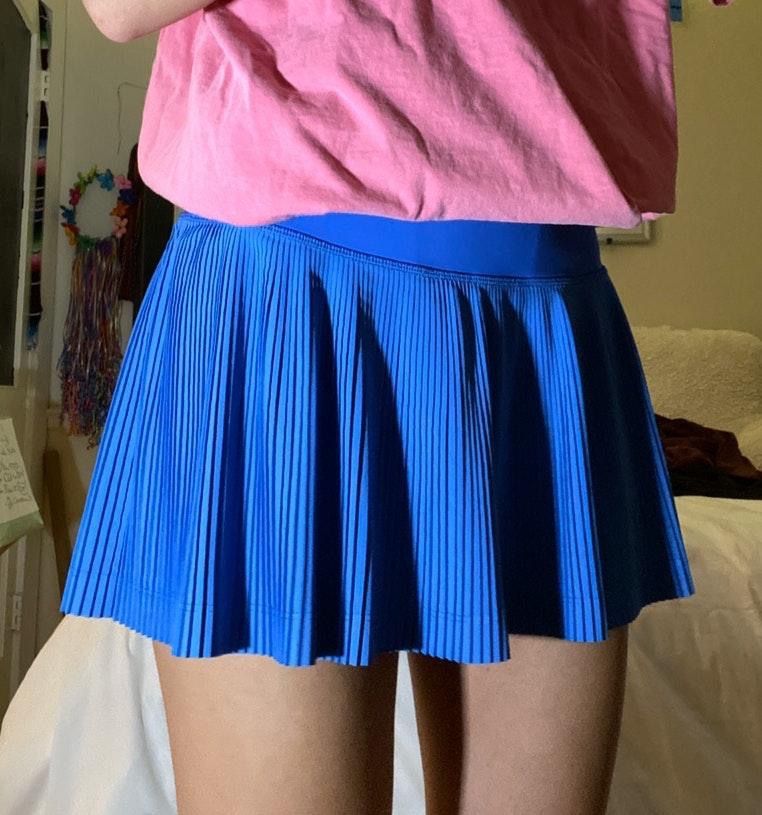 lululemon pleat to street skirt