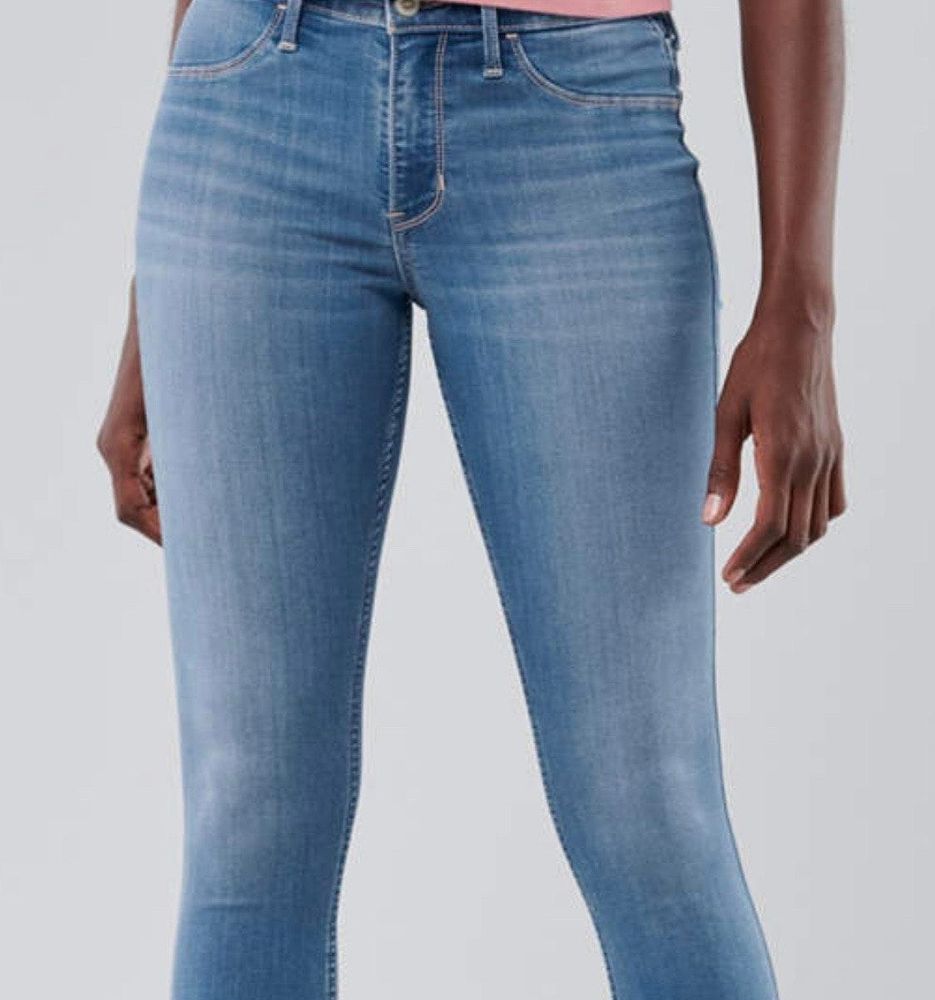 hollister medium wash jeans