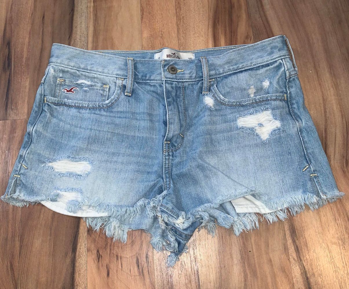 hollister cut off shorts