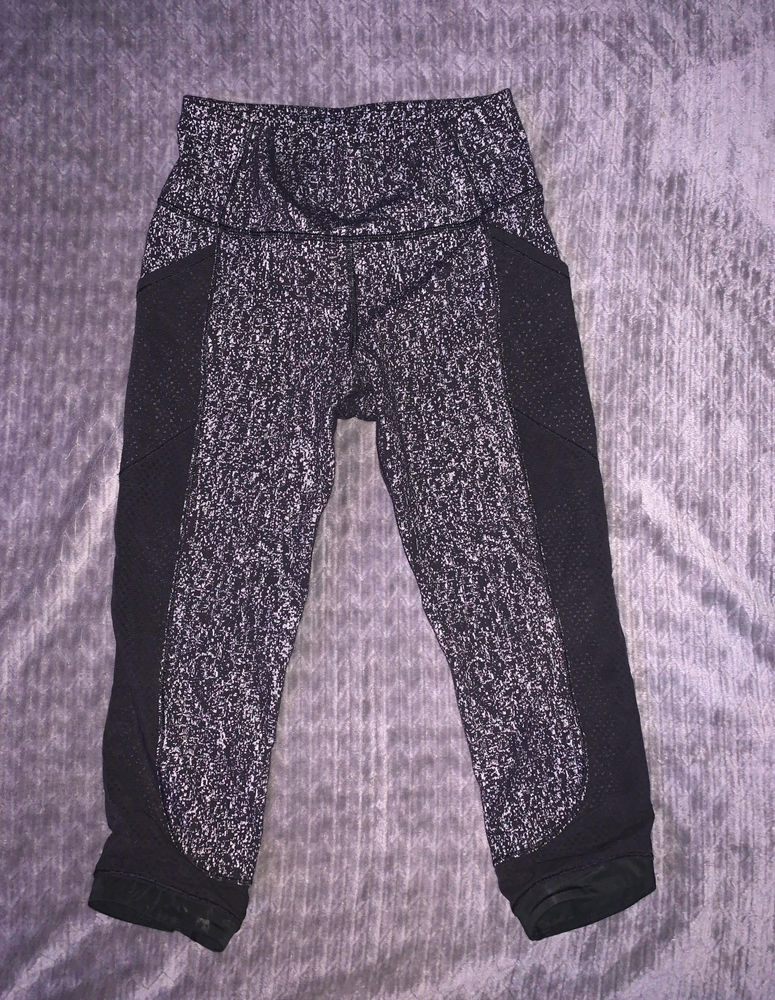 lululemon black and white pattern leggings