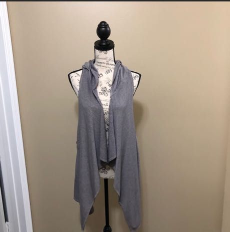 sleeveless hooded cardigan
