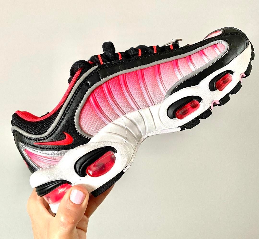 Nike Air Max Tailwind 4 Black Highlighted With Red Orbit And Pink Foam Metallic Silver Cn9659 001 Curtsy Nike Air Max Tailwind 4 Black Highlighted With Red Orbit And Pink Foam Metallic Silver Cn9659 001 Curtsy