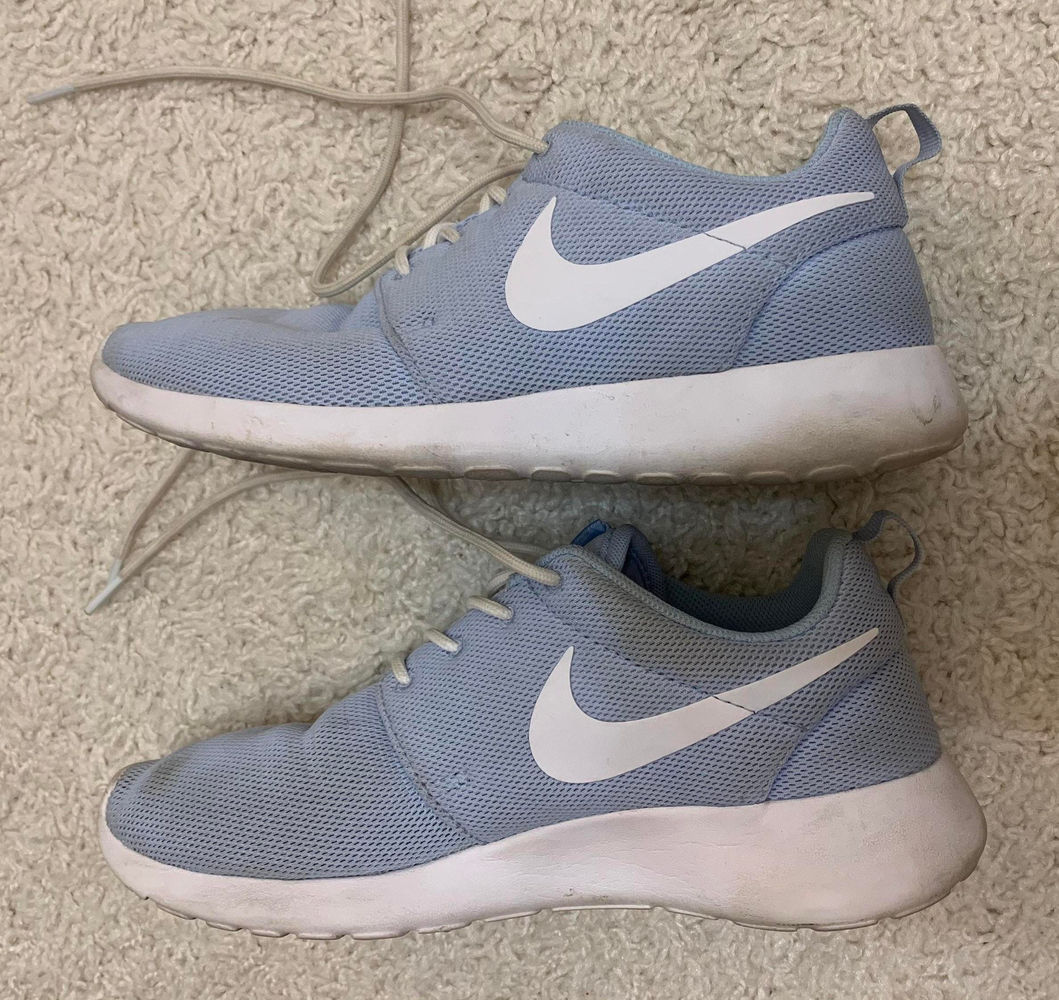 nike roshe tennis shoes