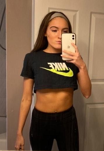 nike super crop top