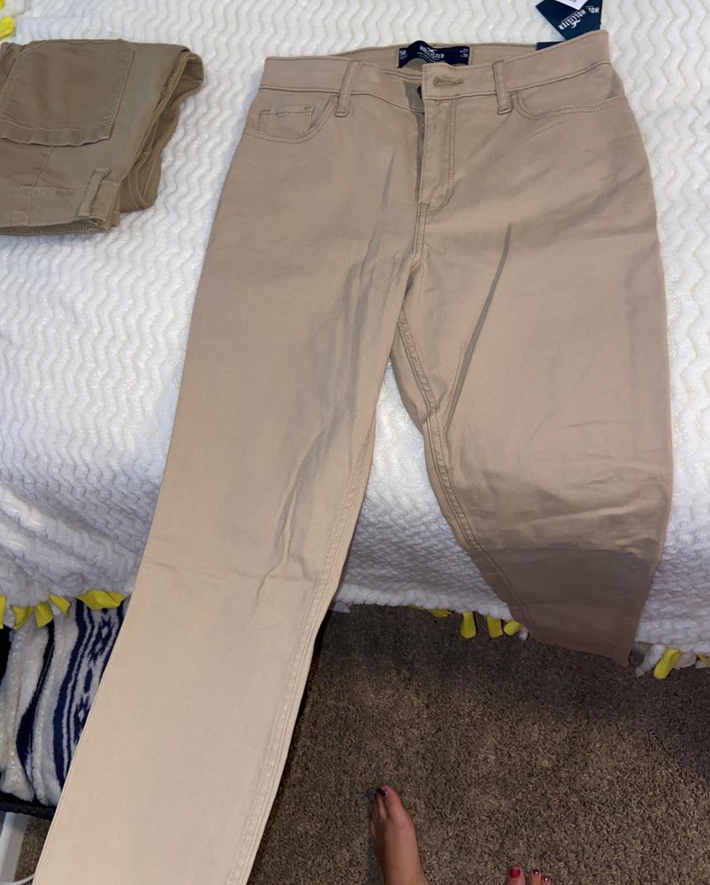 hollister khaki pants