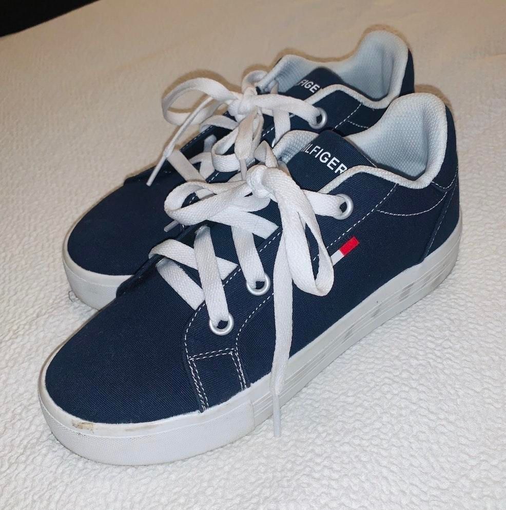 tommy hilfiger trainers size 5