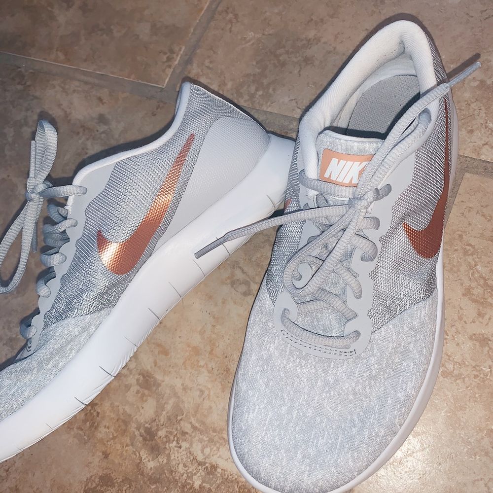 nike flex contact rose gold gray