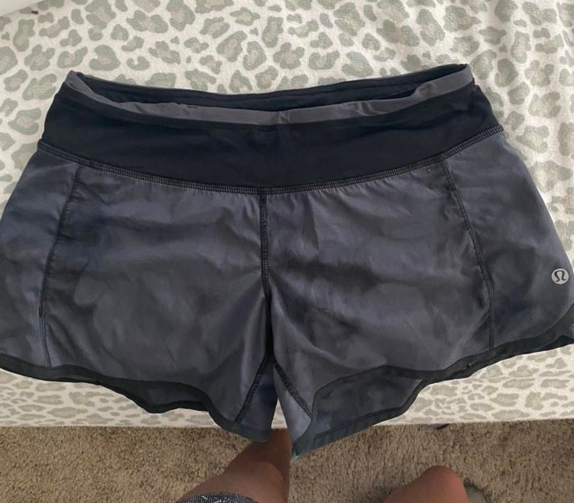 lululemon shorts size 4