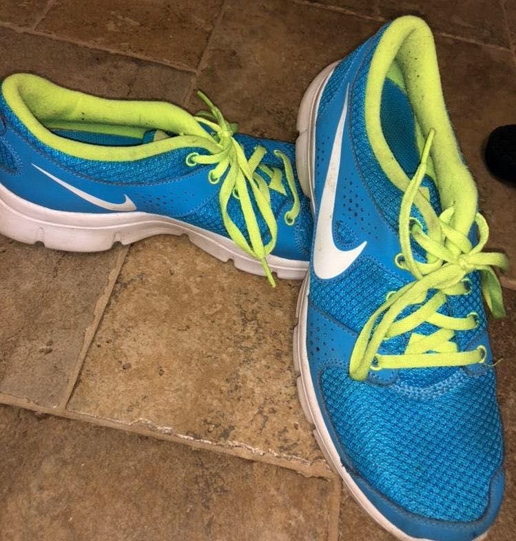 nike blue and neon green shoes