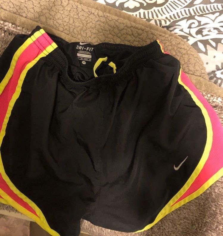 nike shorts under 10 dollars