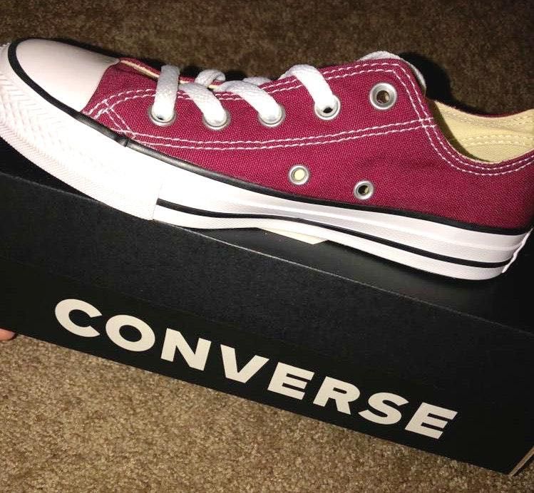 maroon converse size 6