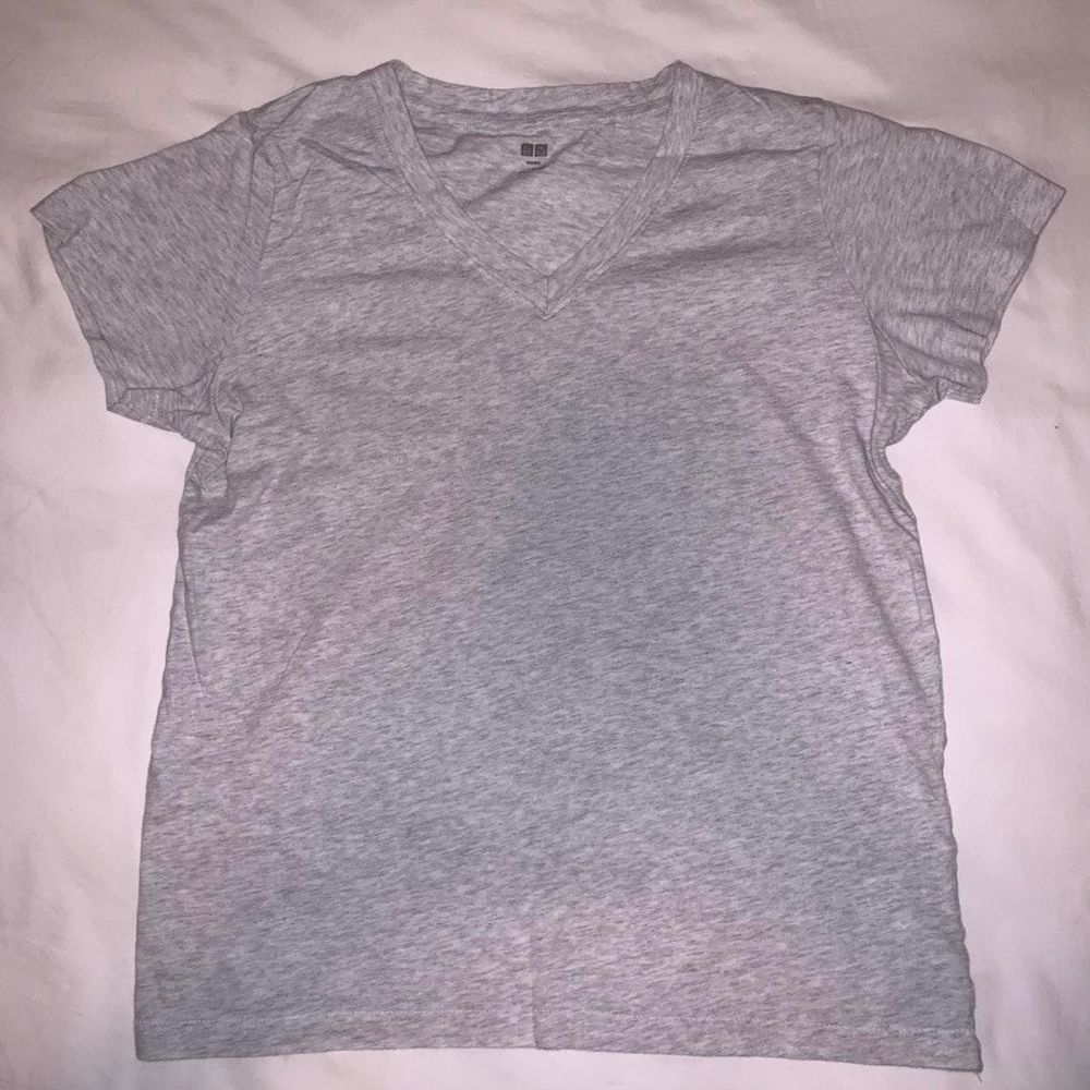Uniqlo Gray V Neck Cotton T Shirt Curtsy