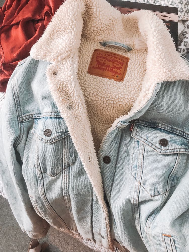 levi's baggy sherpa trucker jacket