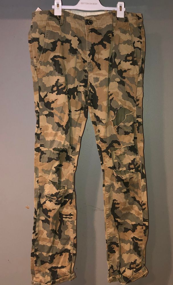 levis camo jeans