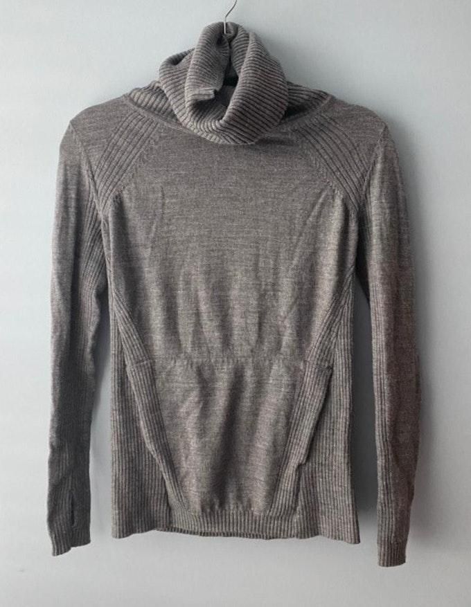 lululemon turtleneck sweatshirt