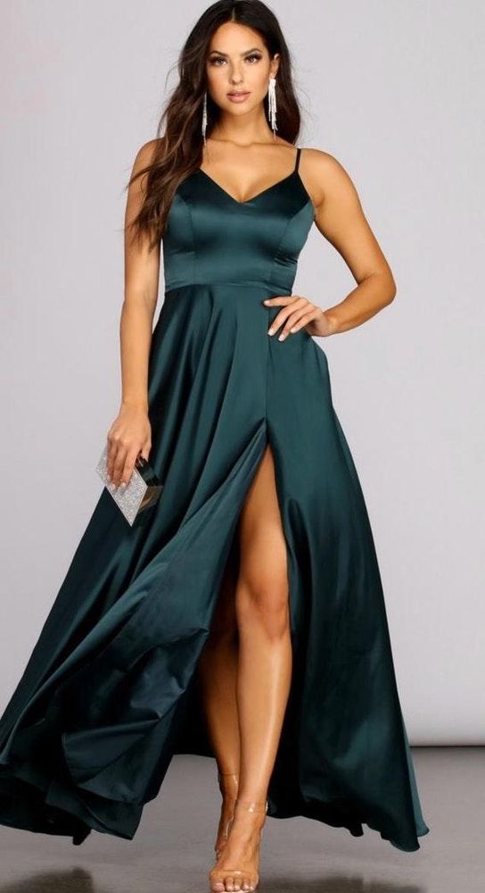 Emerald Green Prom Formal Dress Curtsy