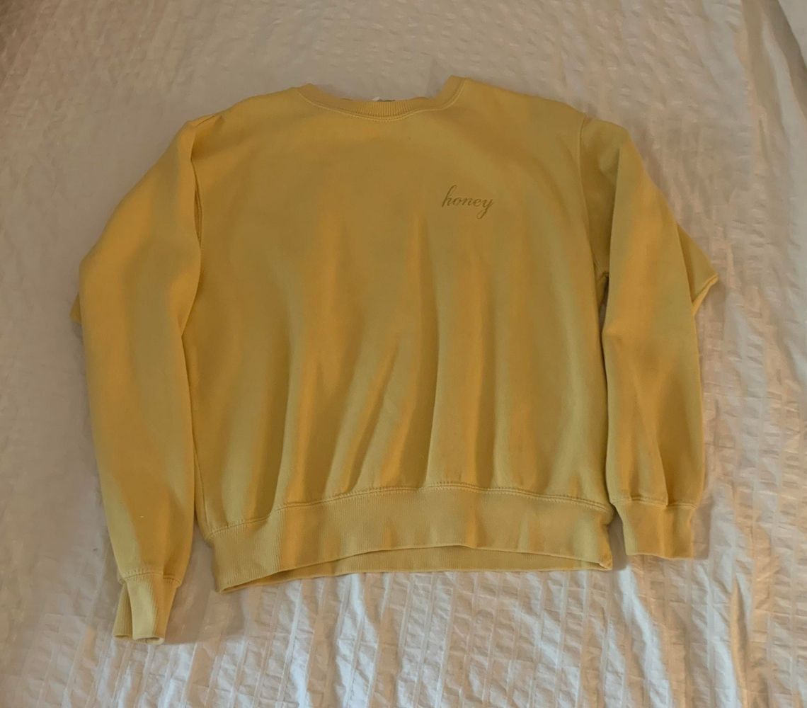 erica honey sweatshirt