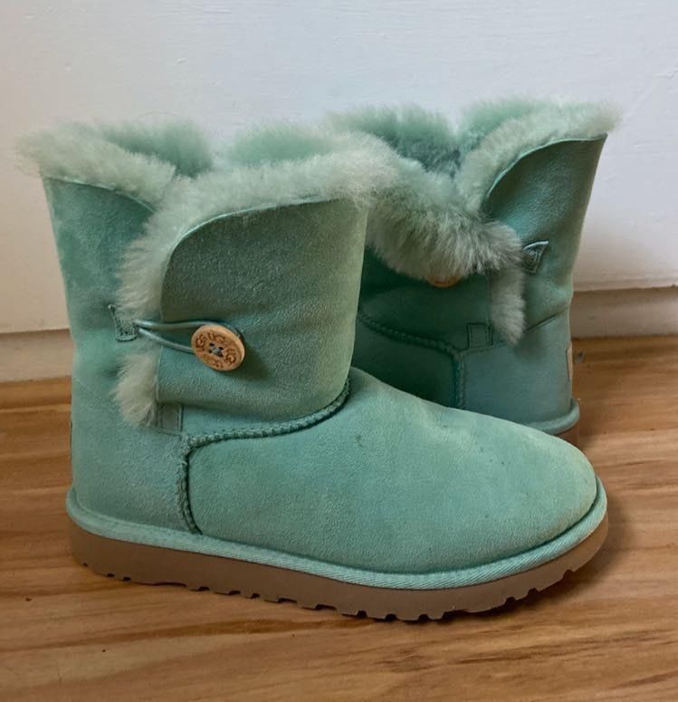 tiffany blue uggs