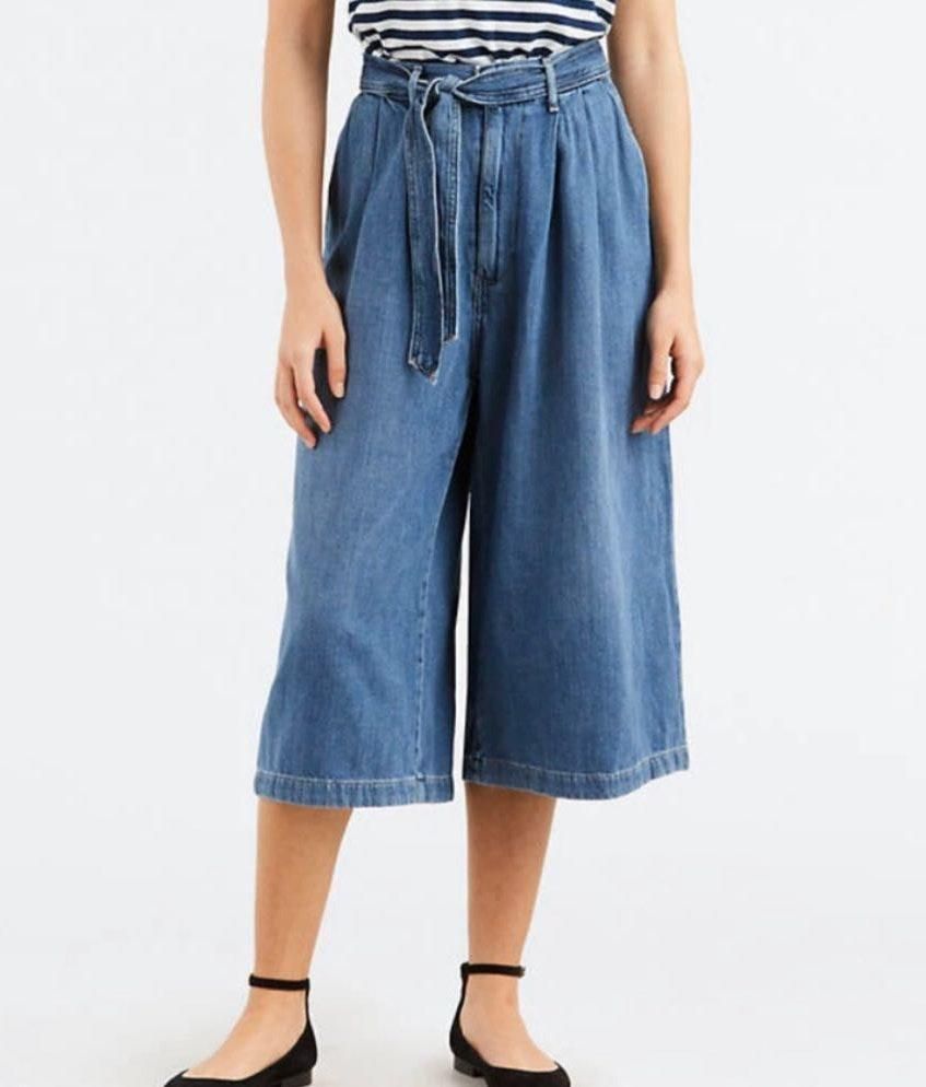 levi's wide leg pleated jeans