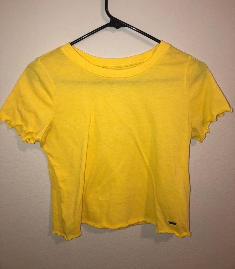 hollister yellow crop top