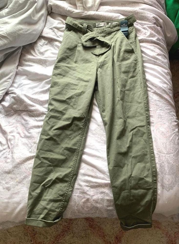 hollister green cargo pants