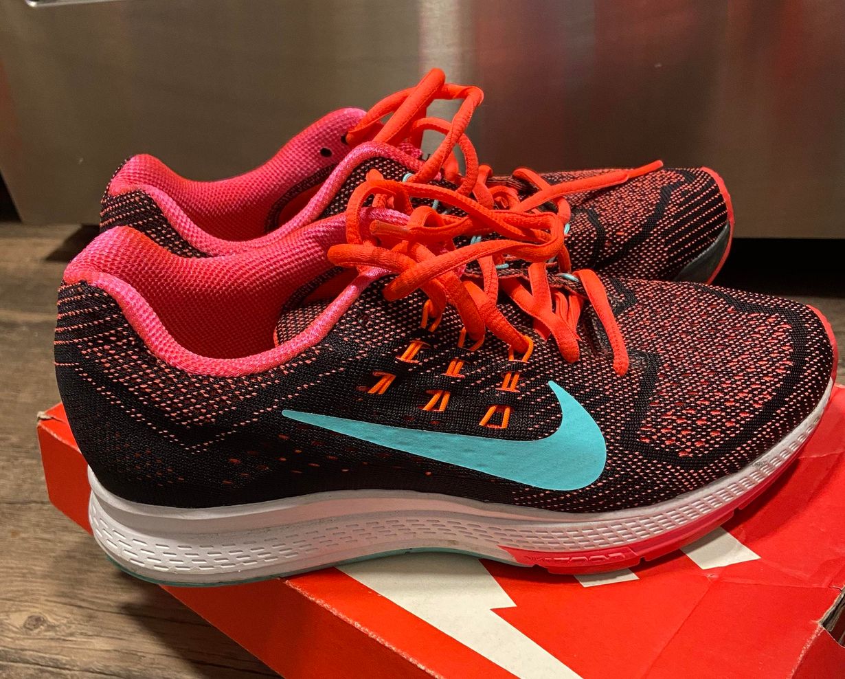 buy nike air zoom structure 18