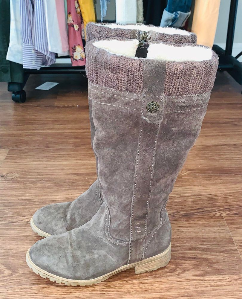 long boots with fur inside