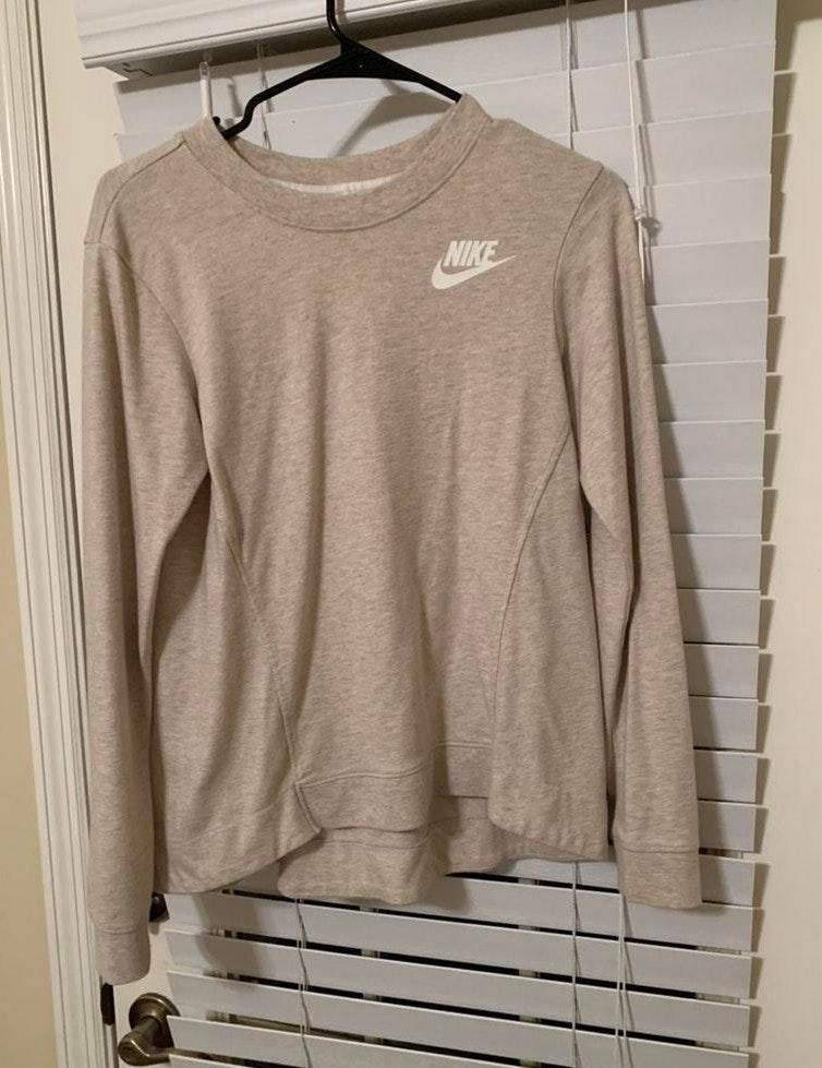 tan nike sweatshirt