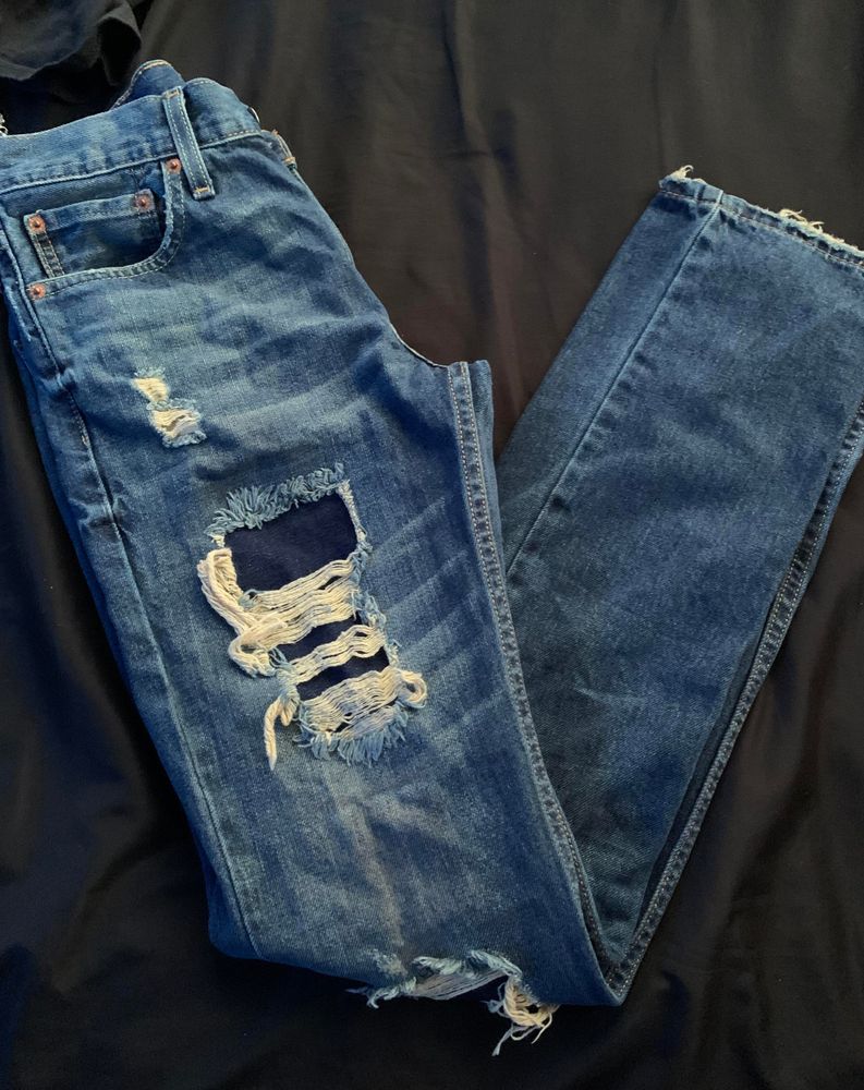 levi distressed straight leg jeans