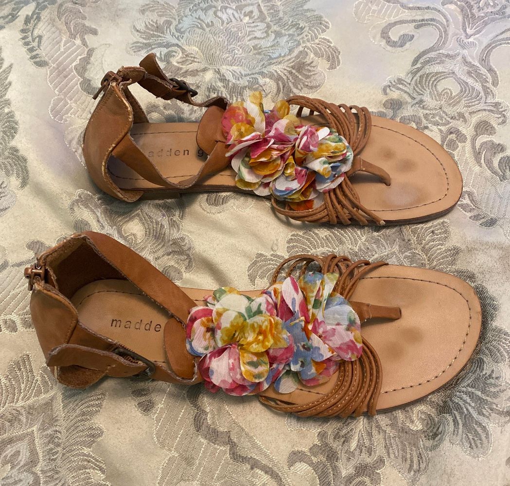 madden girl flower sandals