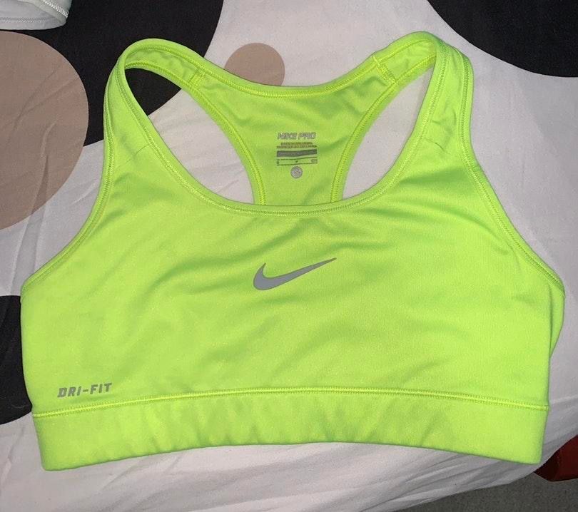 neon green sports bra nike