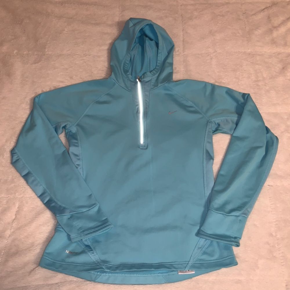 nike quarter zip with hood