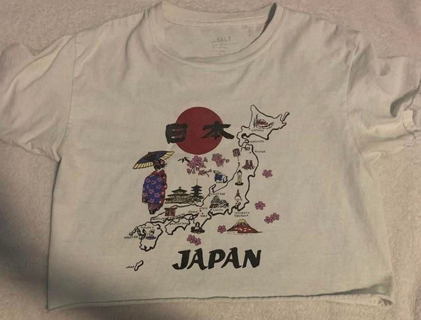 Brandy Melville Japan Top Curtsy Brandy Melville Japan Top Curtsy