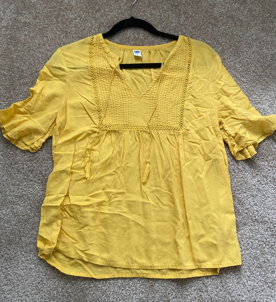 old navy yellow blouse