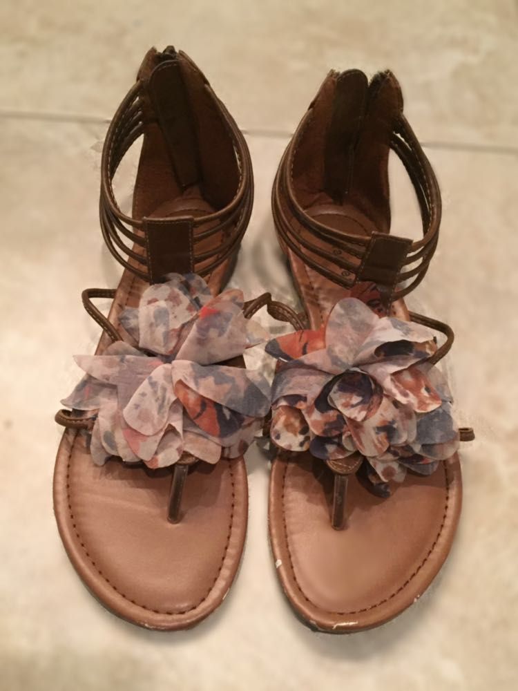 madden girl flower sandals
