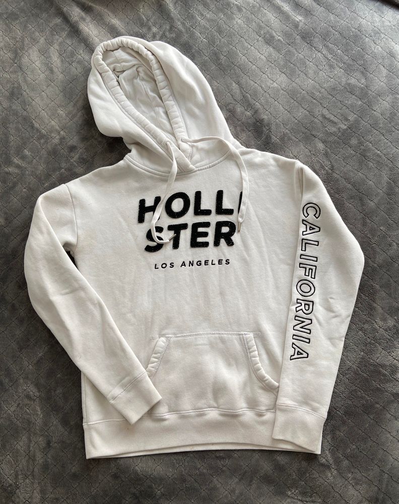 hollister fox sweater