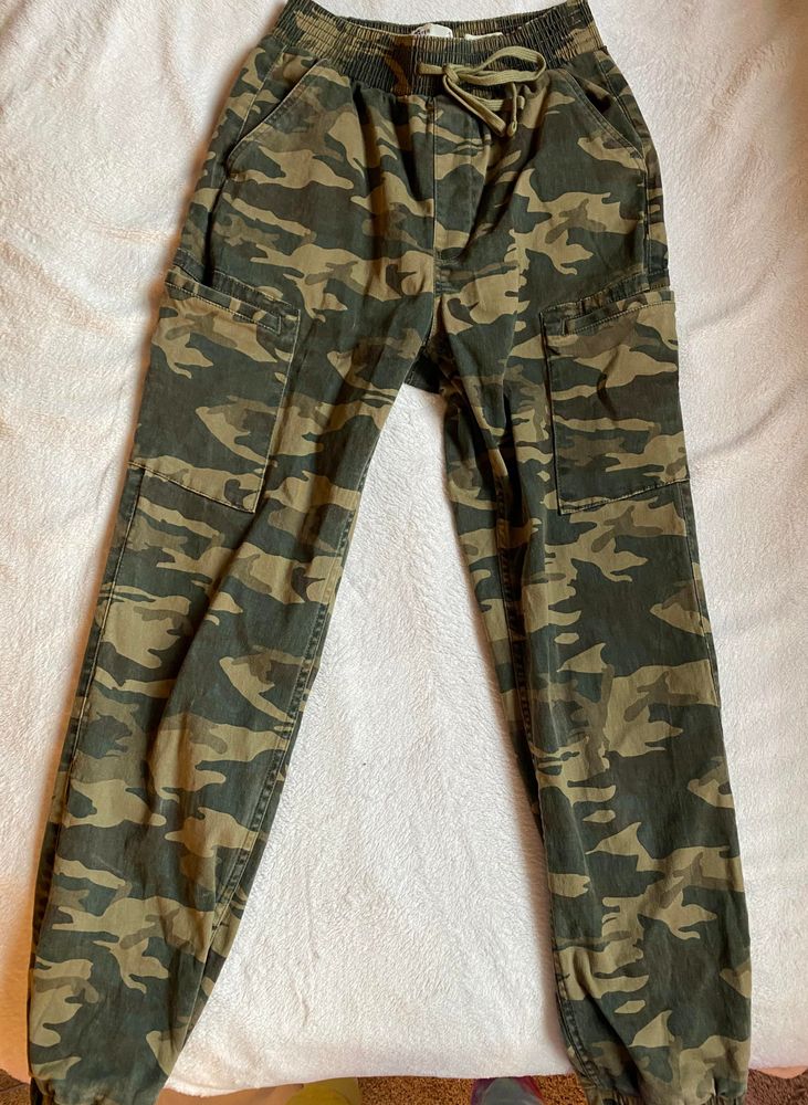 camo pants hollister