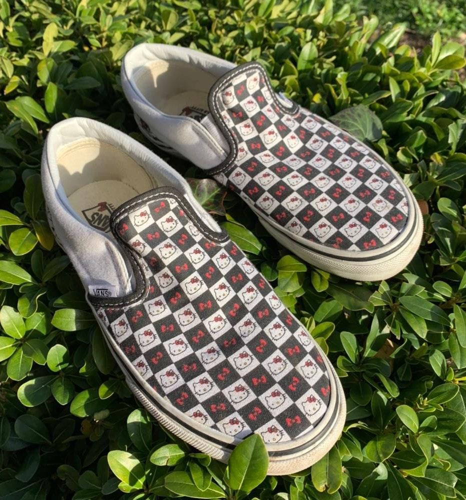 hello kitty checkered vans